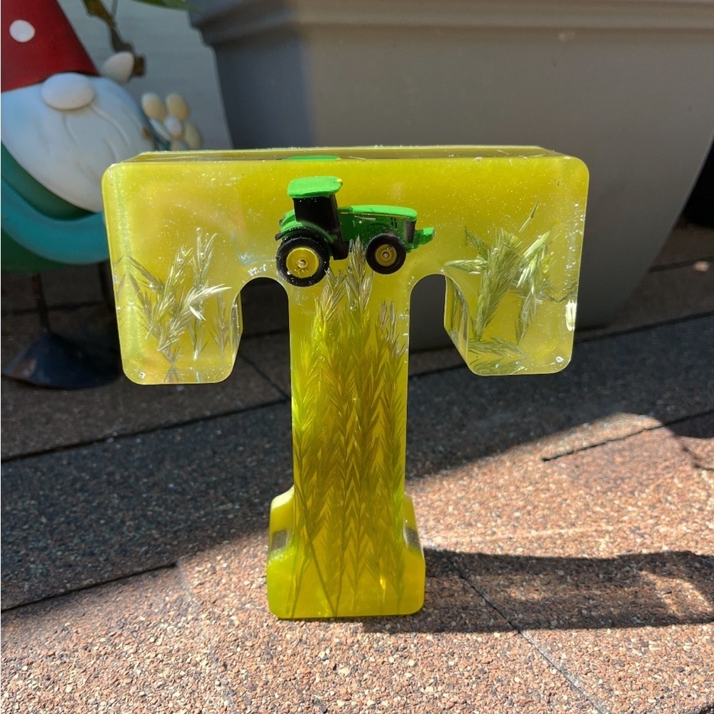 Custom resin letters - Picture 15 of 16